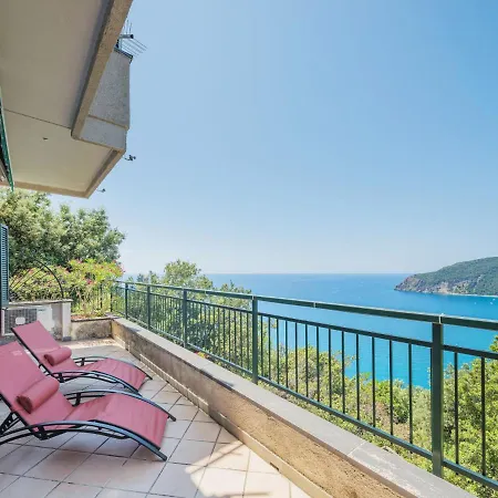 Lambrusca By Interhome