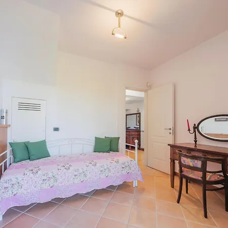 Apartamento Lambrusca By Interhome