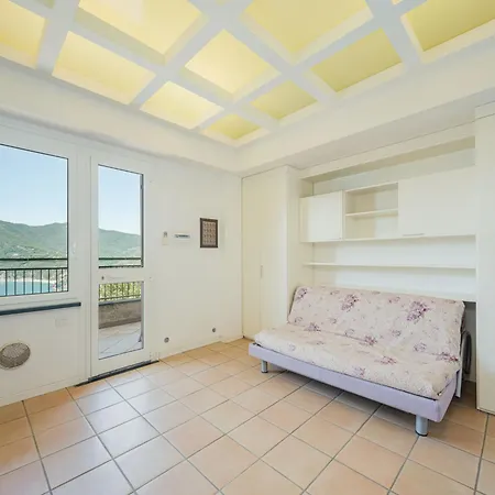 Lambrusca By Interhome Appartement Moneglia