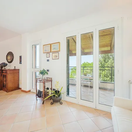 Lambrusca By Interhome Appartement