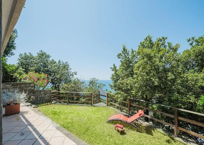 Lambrusca By Interhome * Moneglia