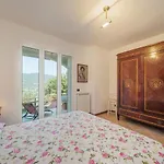 Apartamento Lambrusca By Interhome