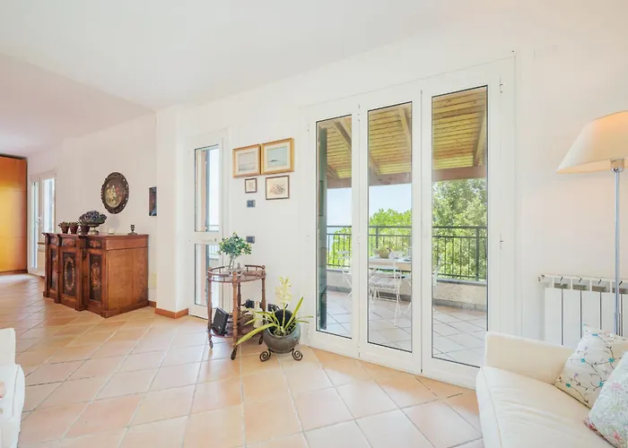 Lambrusca By Interhome Apartman