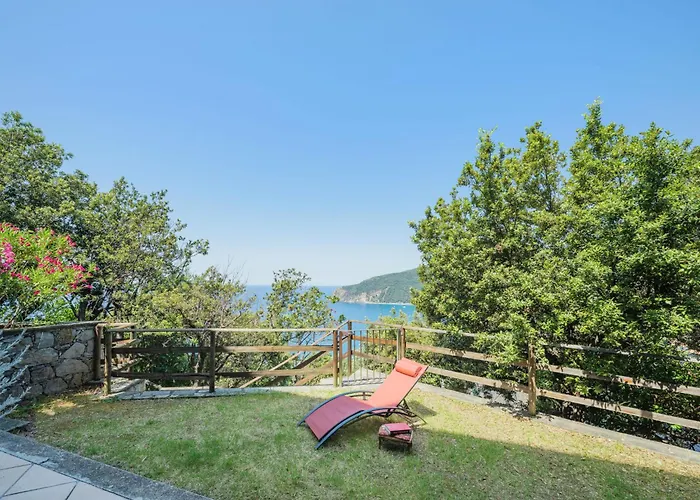 Lambrusca By Interhome Apartman Moneglia